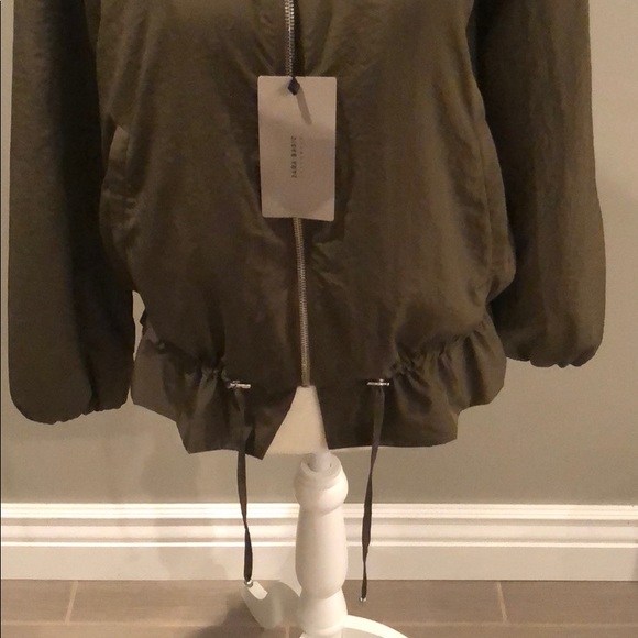 Zara // Jacket - Picture 2 of 3